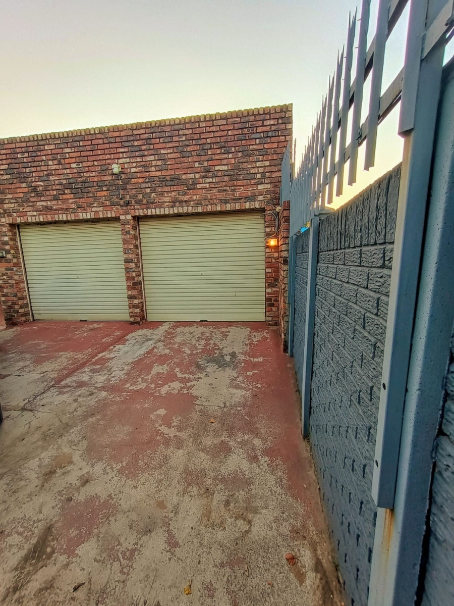 3 Bedroom Property for Sale in Safari Gardens North West